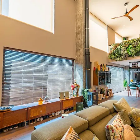 Stadium Private Duplex By Invanting *