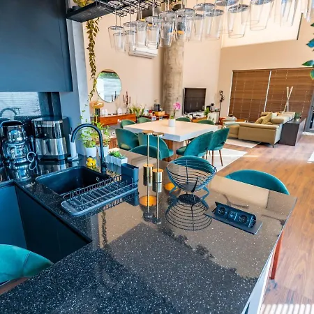 Stadium Private Duplex By Invanting Appartement Oporto