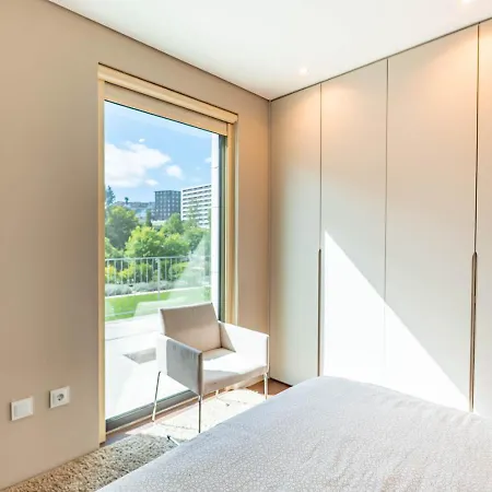 Stadium Private Duplex By Invanting